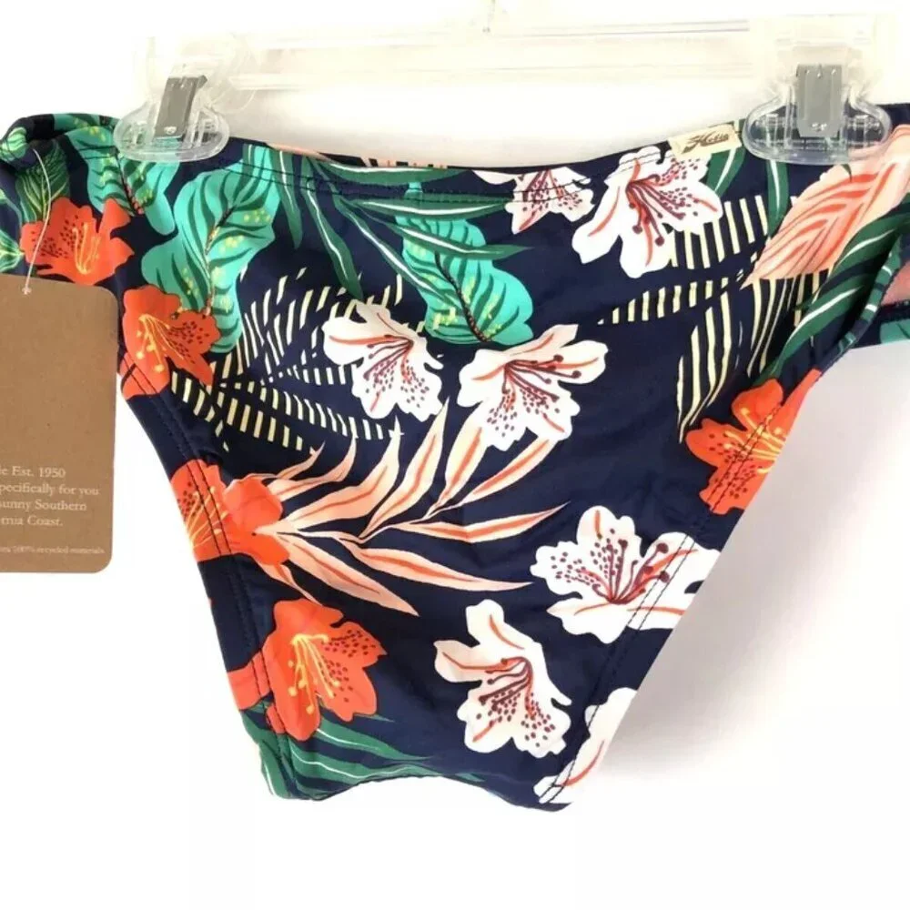 Hobie juniors ruffled